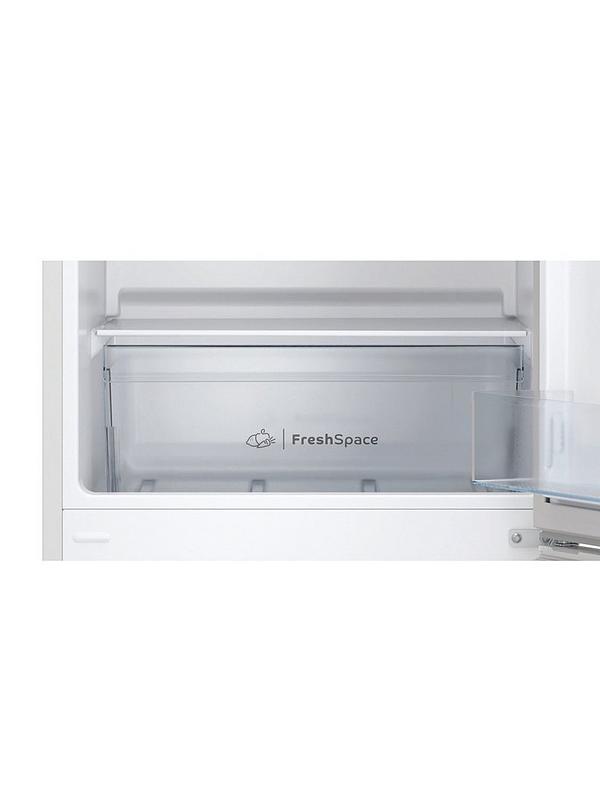 Indesit IB55532WUK Low Frost Fridge Freezer - White - Image 7